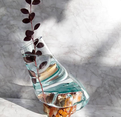 تصویر از گلدان دفرمه تکی