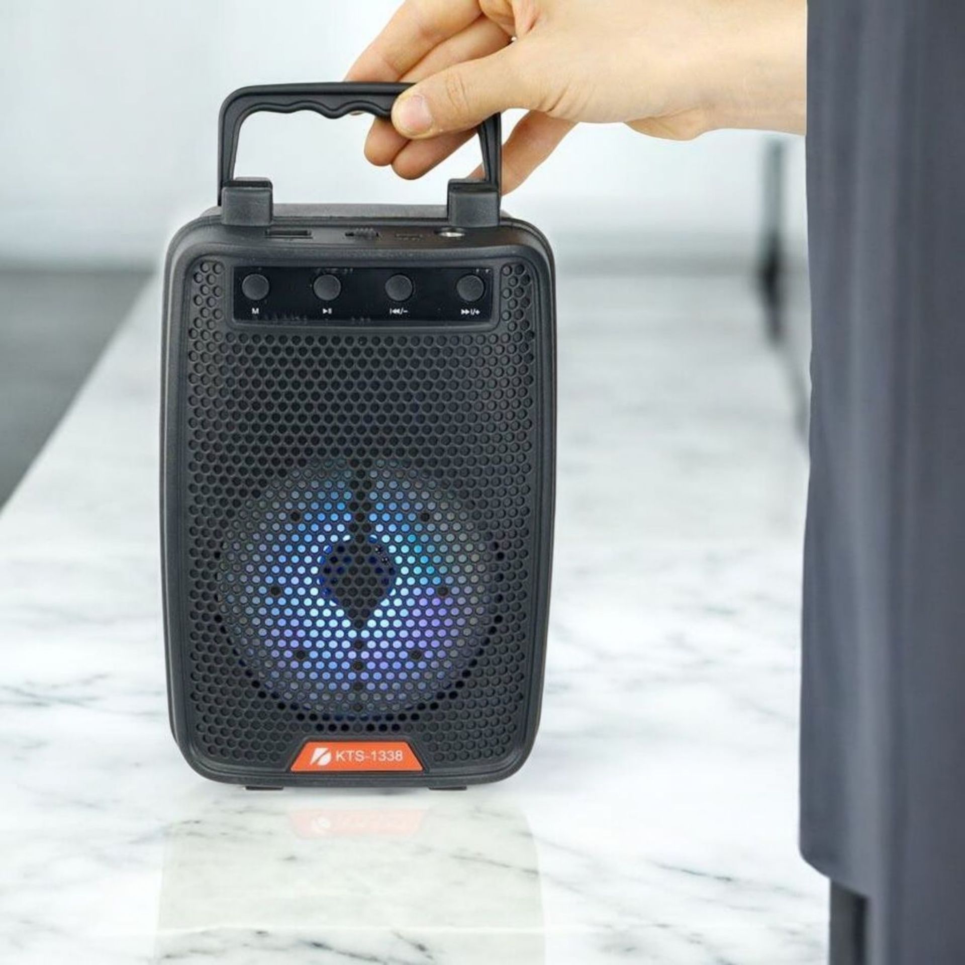 تصویر از اسپیکر بلتوثی 1388