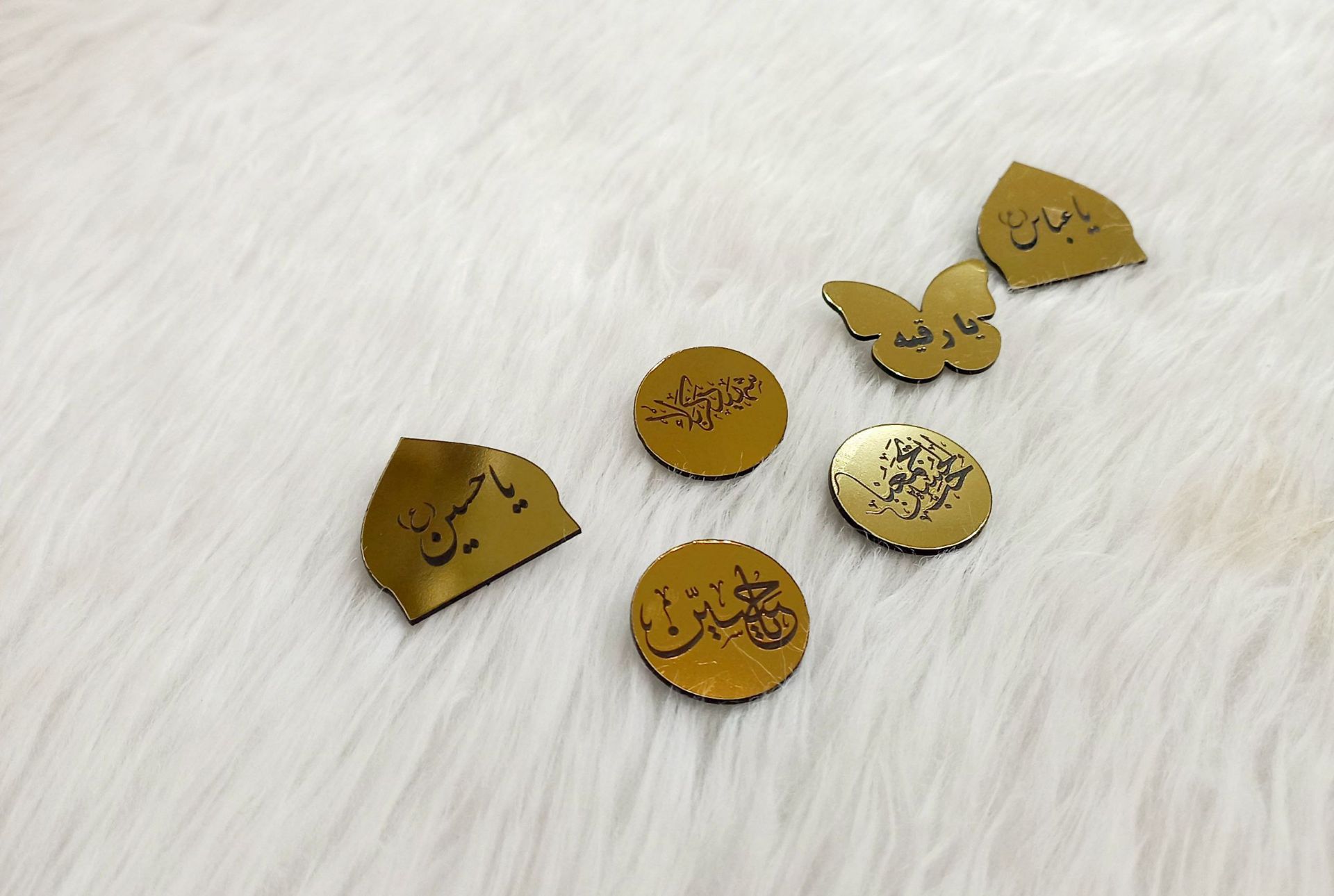 تصویر از سنجاق سینه محرمی