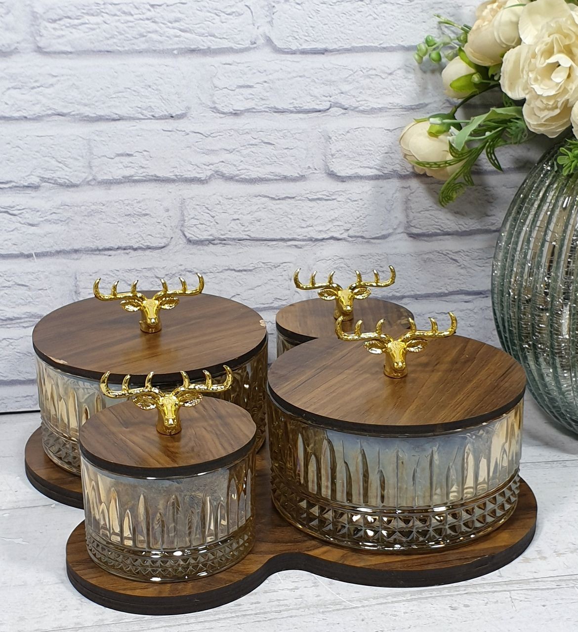 تصویر از پذیرایی نیلا